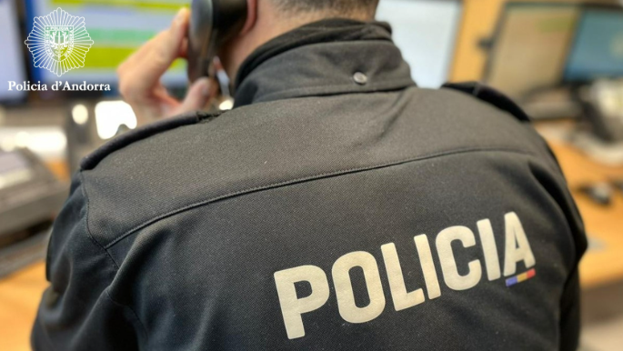 La Policia deté un jove per ferir un home amb una ampolla en una baralla 