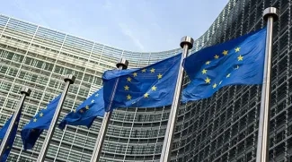 UE