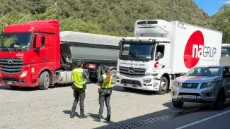 El contraban de rellotges de luxe, perfums i alcohol es dispara a la frontera