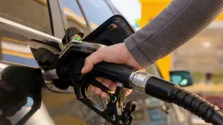 El Govern allarga fins al desembre les rebaixes dels carburants